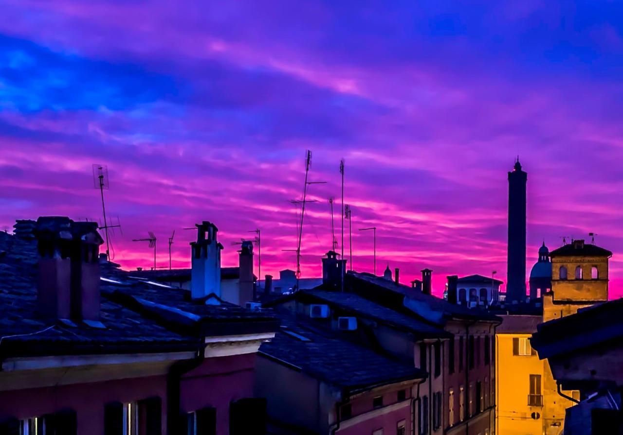 Healthy Flat Bologna - Tower Skyline View Apartment Bagian luar foto