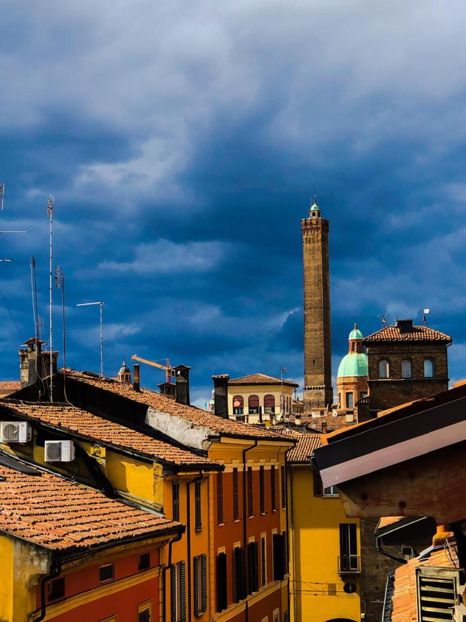 Healthy Flat Bologna - Tower Skyline View Apartment Bagian luar foto
