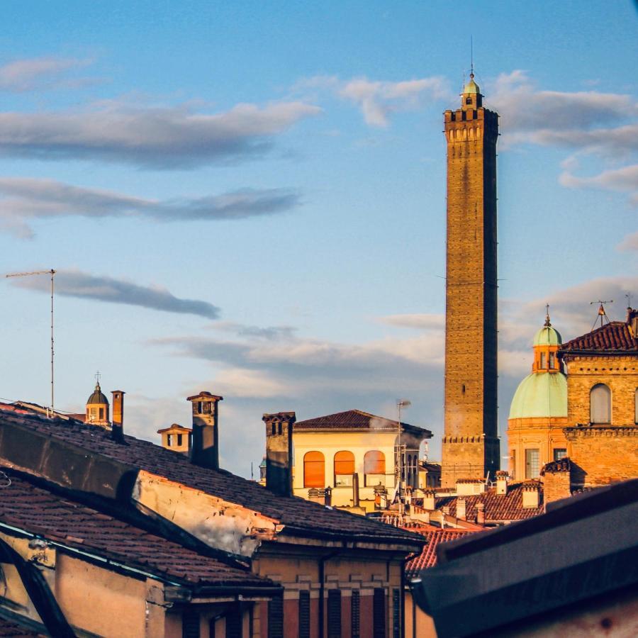 Healthy Flat Bologna - Tower Skyline View Apartment Bagian luar foto